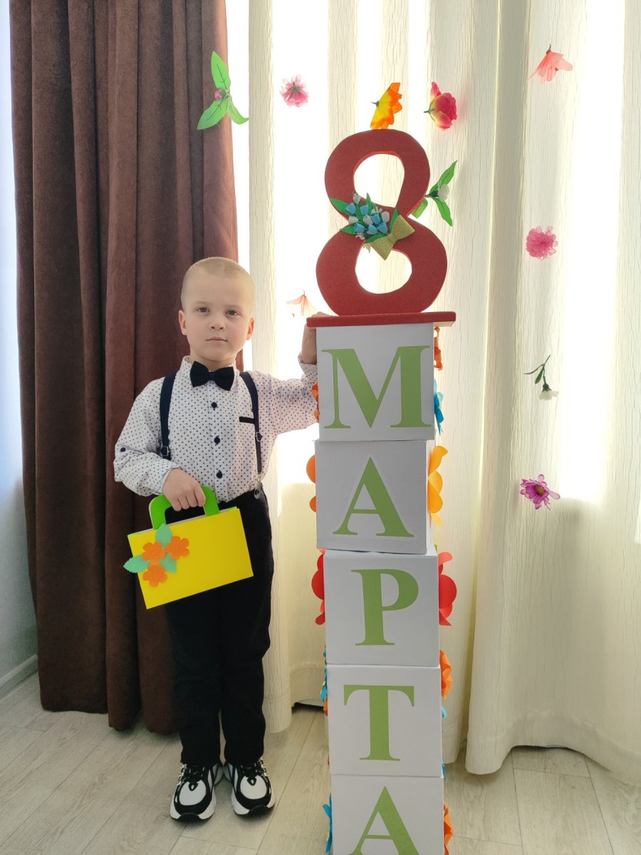 Весна в ладошках: как мы поздравили наших мам.